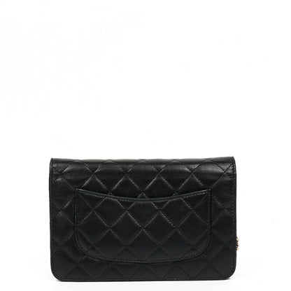 Chanel Wallet On Chain WOC schwarzes gestepptes Lammleder mit goldfarbenen Beschlägen