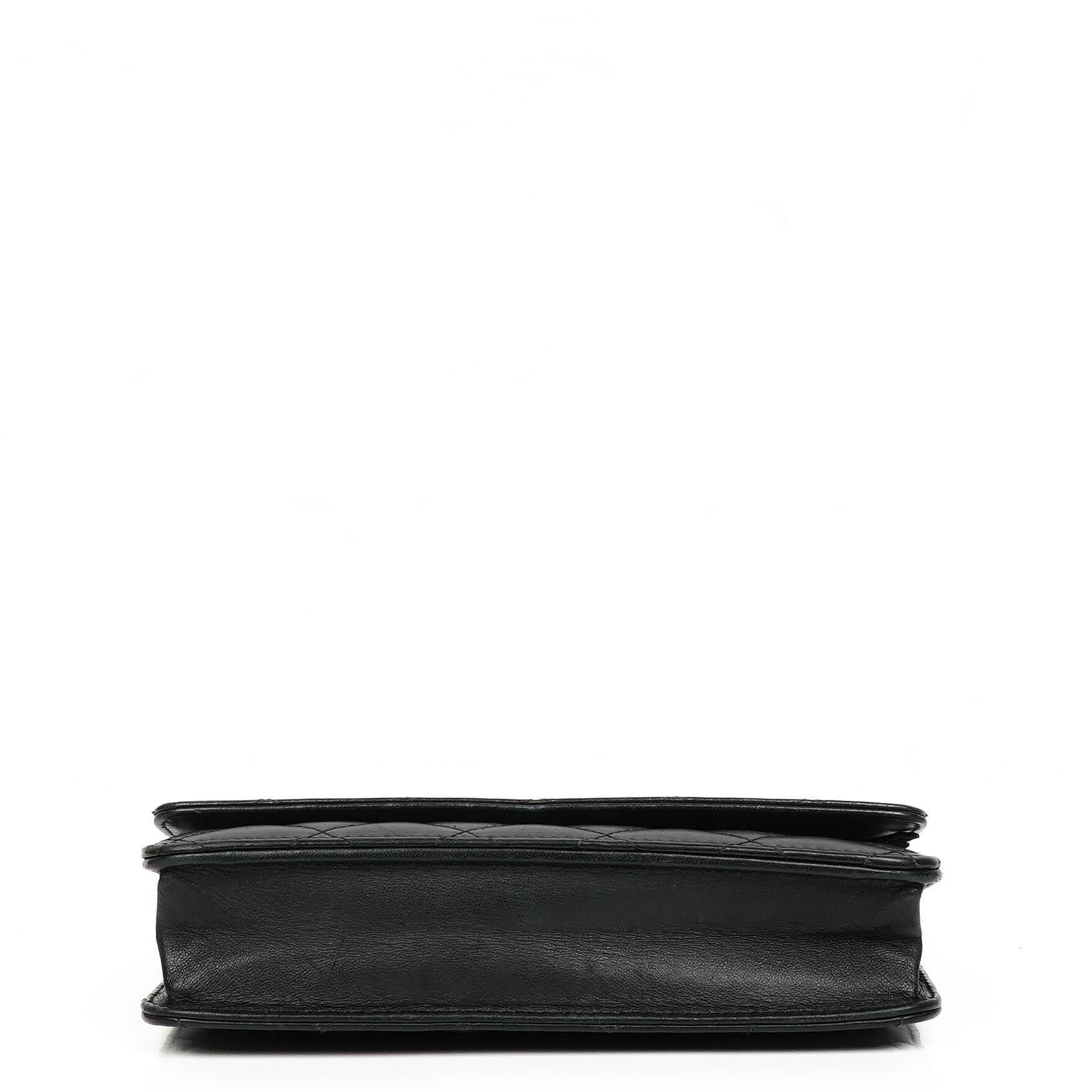 Chanel Wallet On Chain WOC schwarzes gestepptes Lammleder mit goldfarbenen Beschlägen