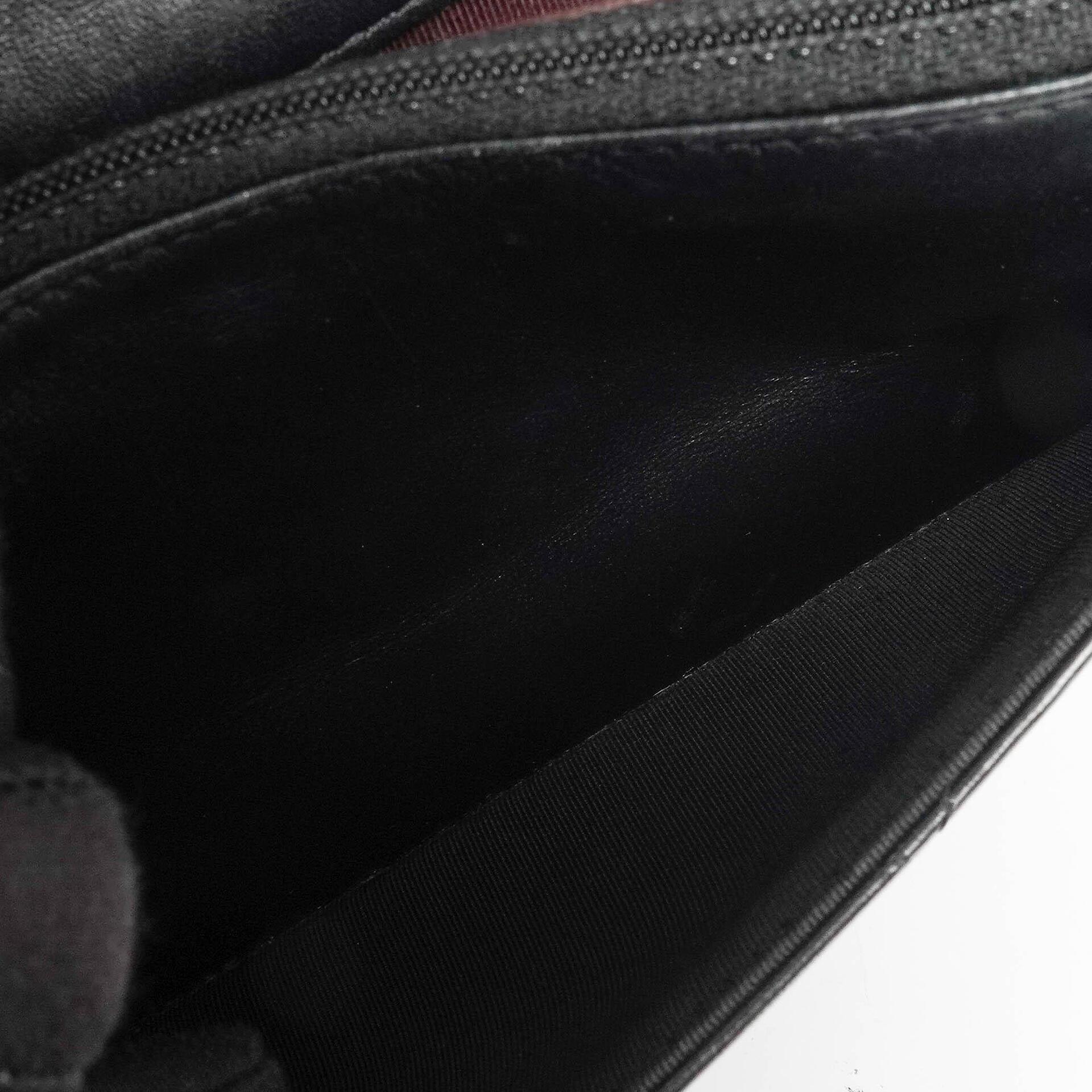 Chanel Wallet On Chain WOC schwarzes gestepptes Lammleder mit goldfarbenen Beschlägen