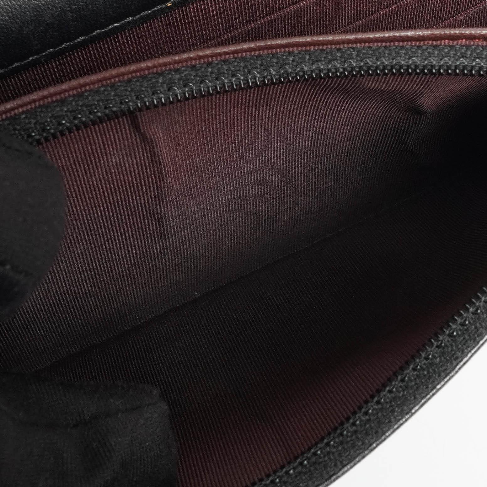 Chanel Wallet On Chain WOC schwarzes gestepptes Lammleder mit goldfarbenen Beschlägen