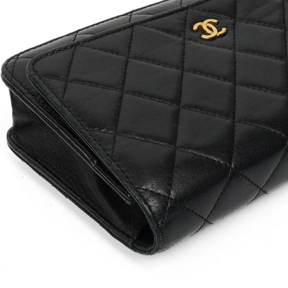 Chanel Wallet On Chain WOC schwarzes gestepptes Lammleder mit goldfarbenen Beschlägen