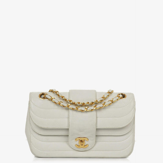 Chanel Kleine horizontale Double Flap Tasche in Weiß mit Steppung und 24K vergoldeter Hardware