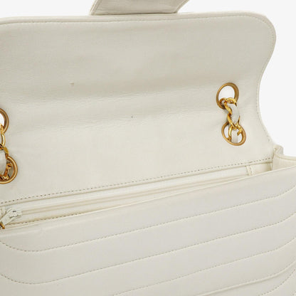 Chanel Kleine horizontale Double Flap Tasche in Weiß mit Steppung und 24K vergoldeter Hardware
