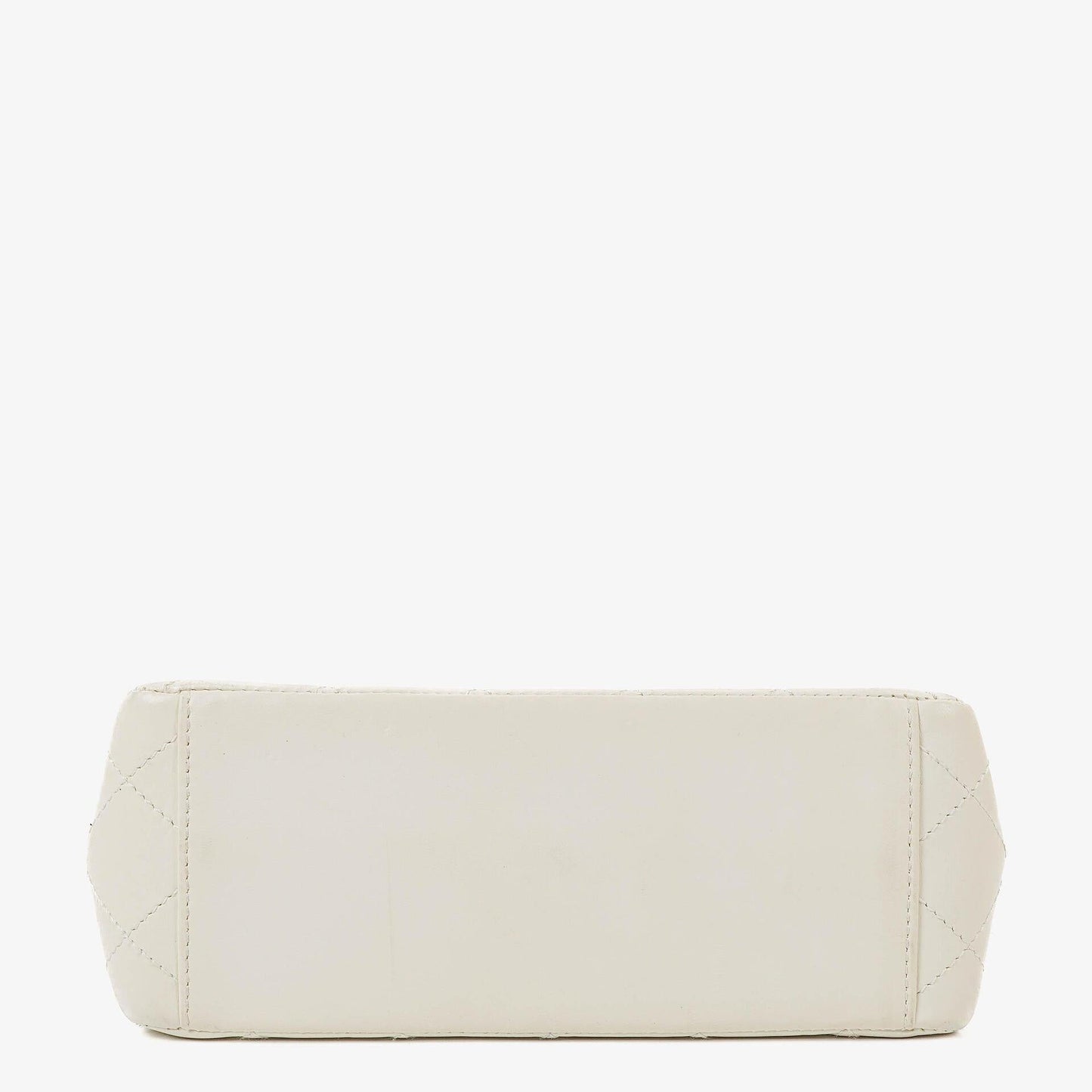 Chanel Schultertasche aus weißem gestepptem Lammleder mit Kunststoffbeschlägen