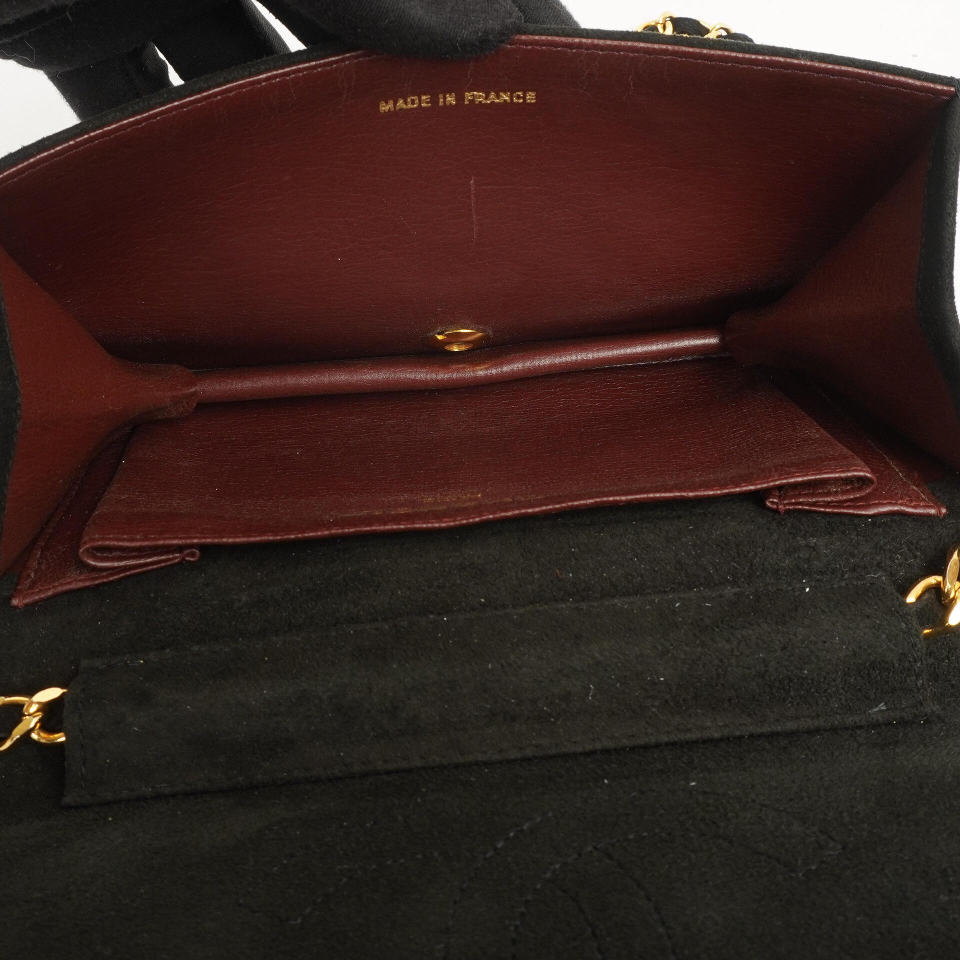 Chanel WOC Mini Klassische Vollklappen Schwarze Gequiltete Wildleder Mit 24K Goldbeschichtetem Zubehör