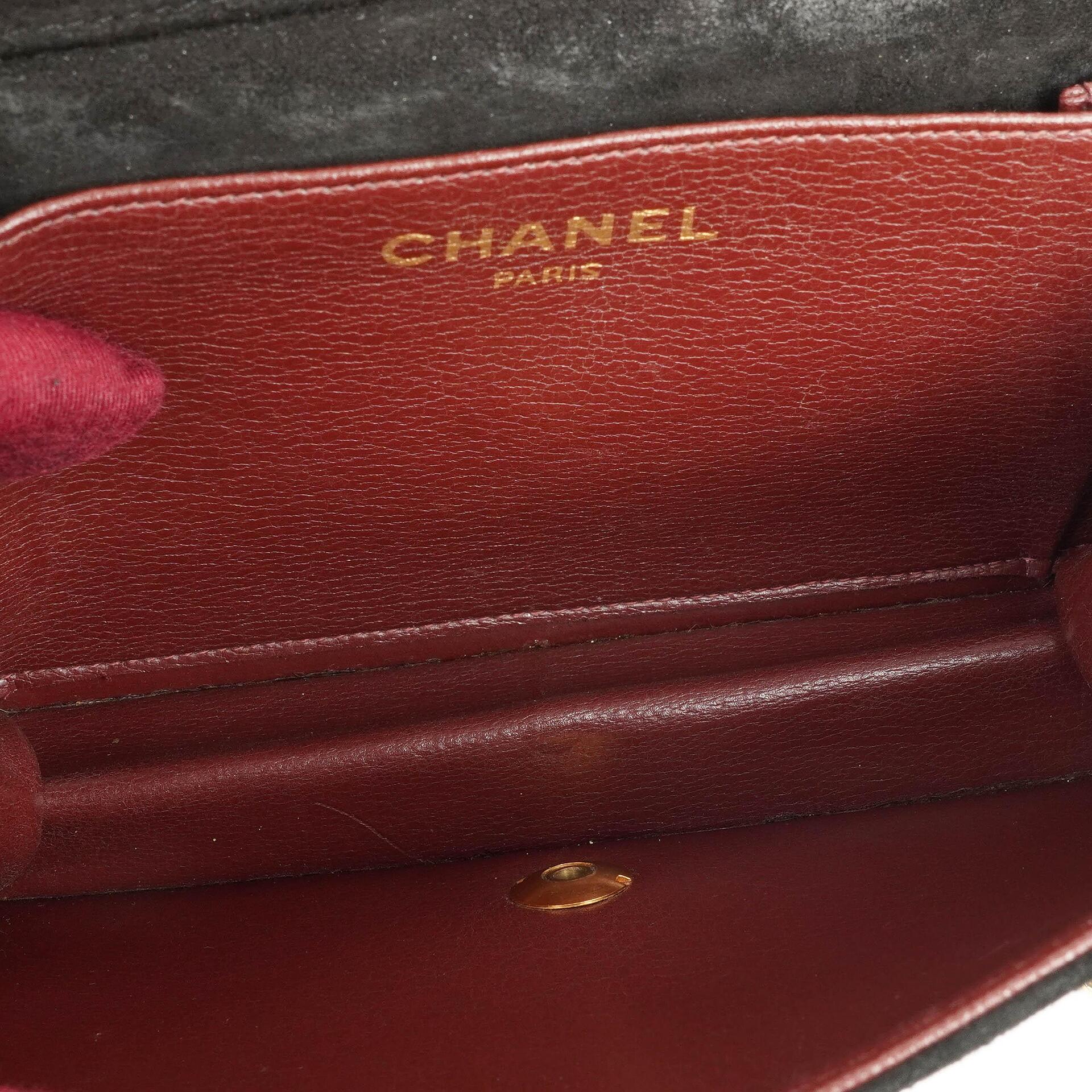 Chanel WOC Mini Klassische Vollklappen Schwarze Gequiltete Wildleder Mit 24K Goldbeschichtetem Zubehör