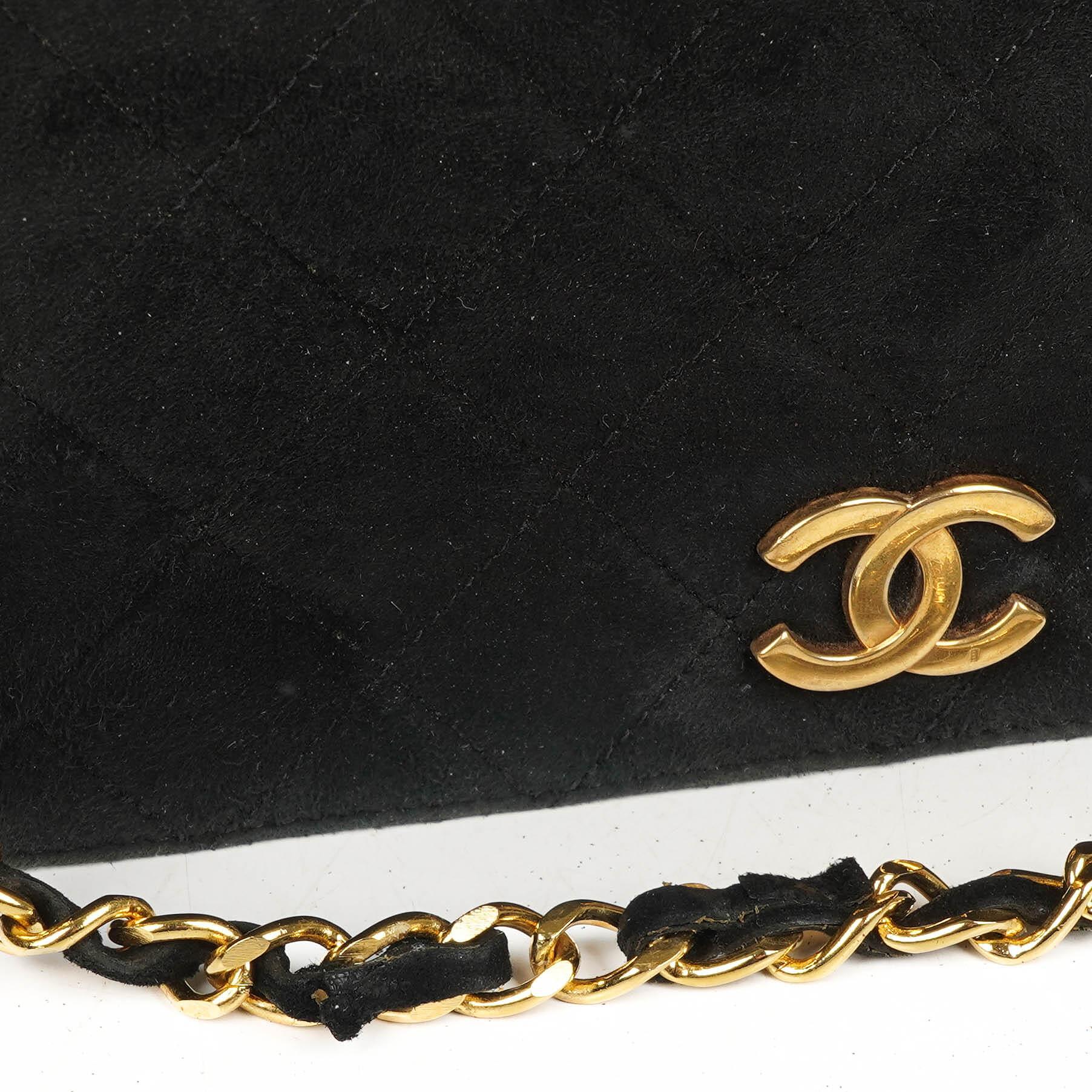 Chanel WOC Mini Klassische Vollklappen Schwarze Gequiltete Wildleder Mit 24K Goldbeschichtetem Zubehör