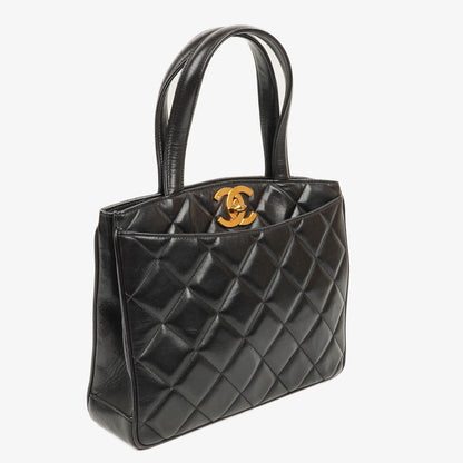 Chanel XL CC Logo Tote Tasche aus schwarzem gestepptem Leder