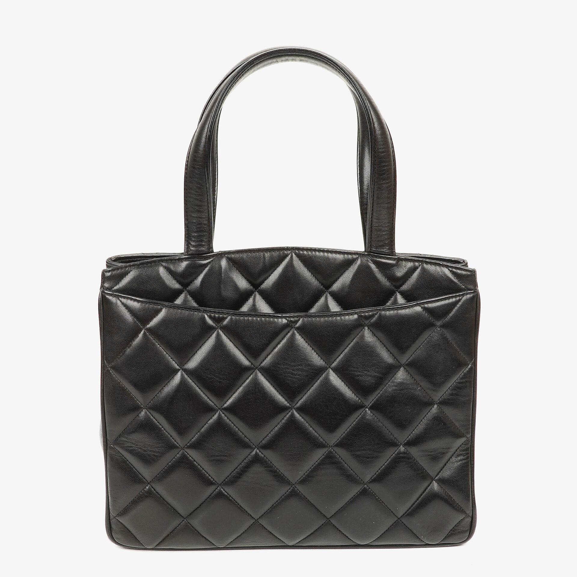 Chanel XL CC Logo Tote Tasche aus schwarzem gestepptem Leder