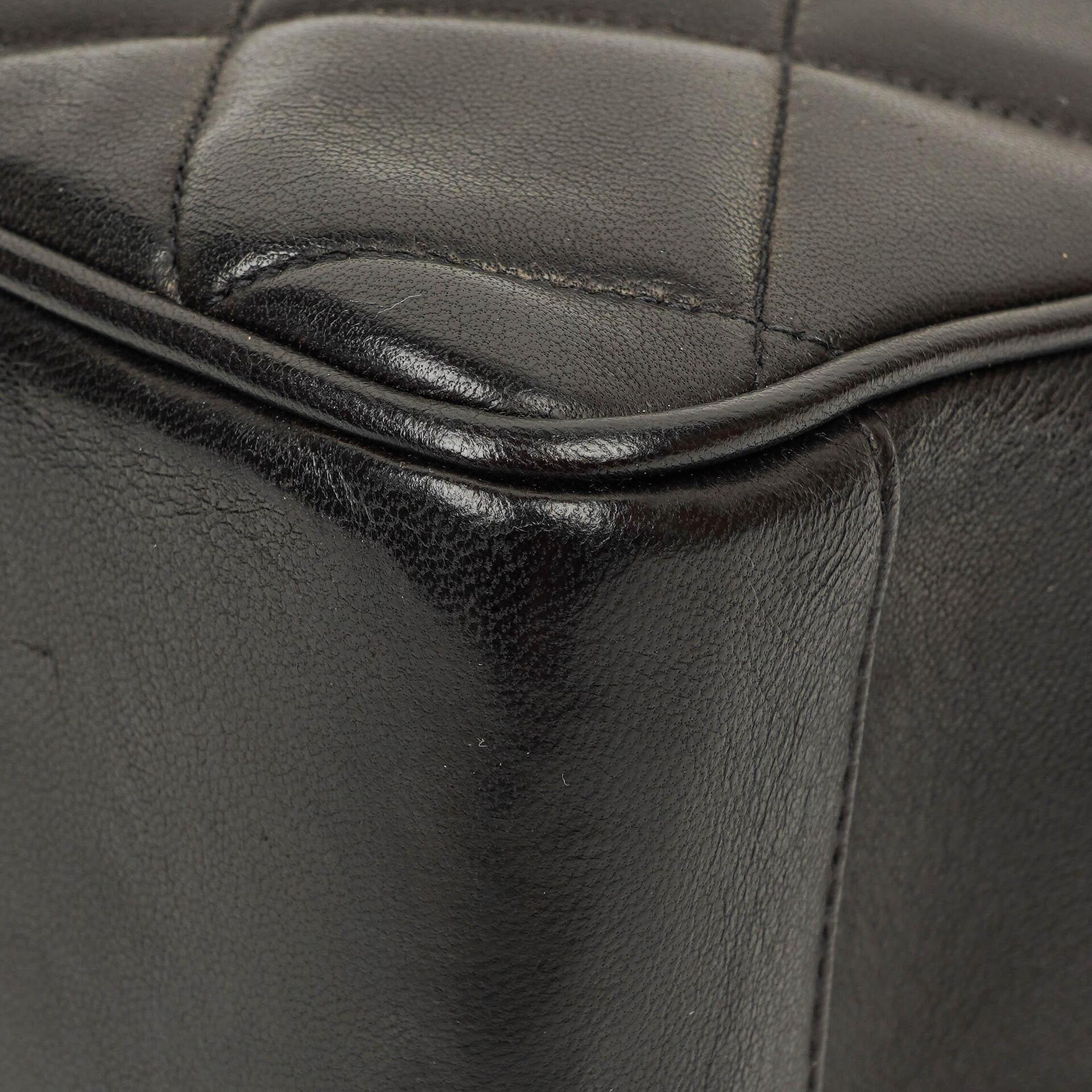 Chanel XL CC Logo Tote Tasche aus schwarzem gestepptem Leder