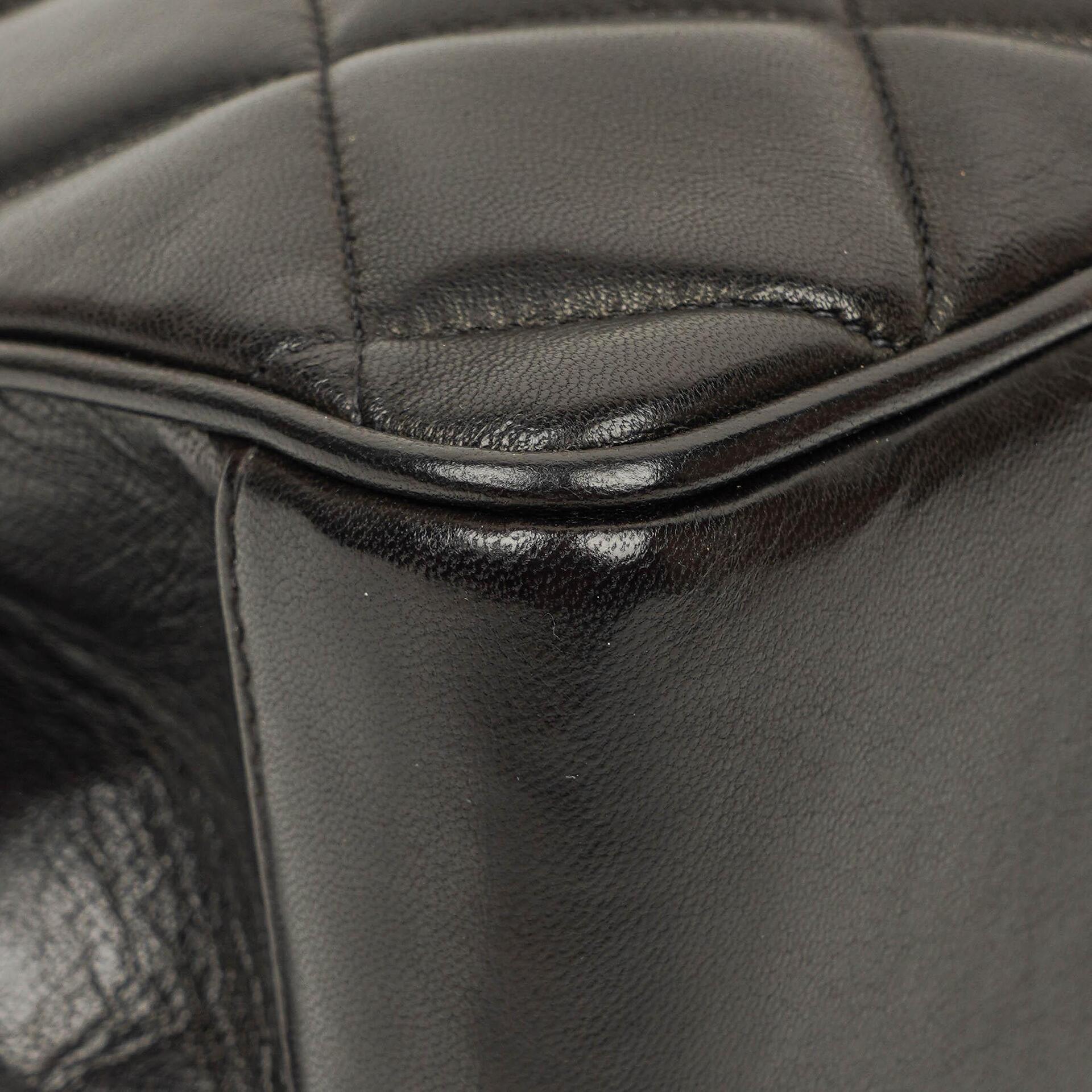 Chanel XL CC Logo Tote Tasche aus schwarzem gestepptem Leder