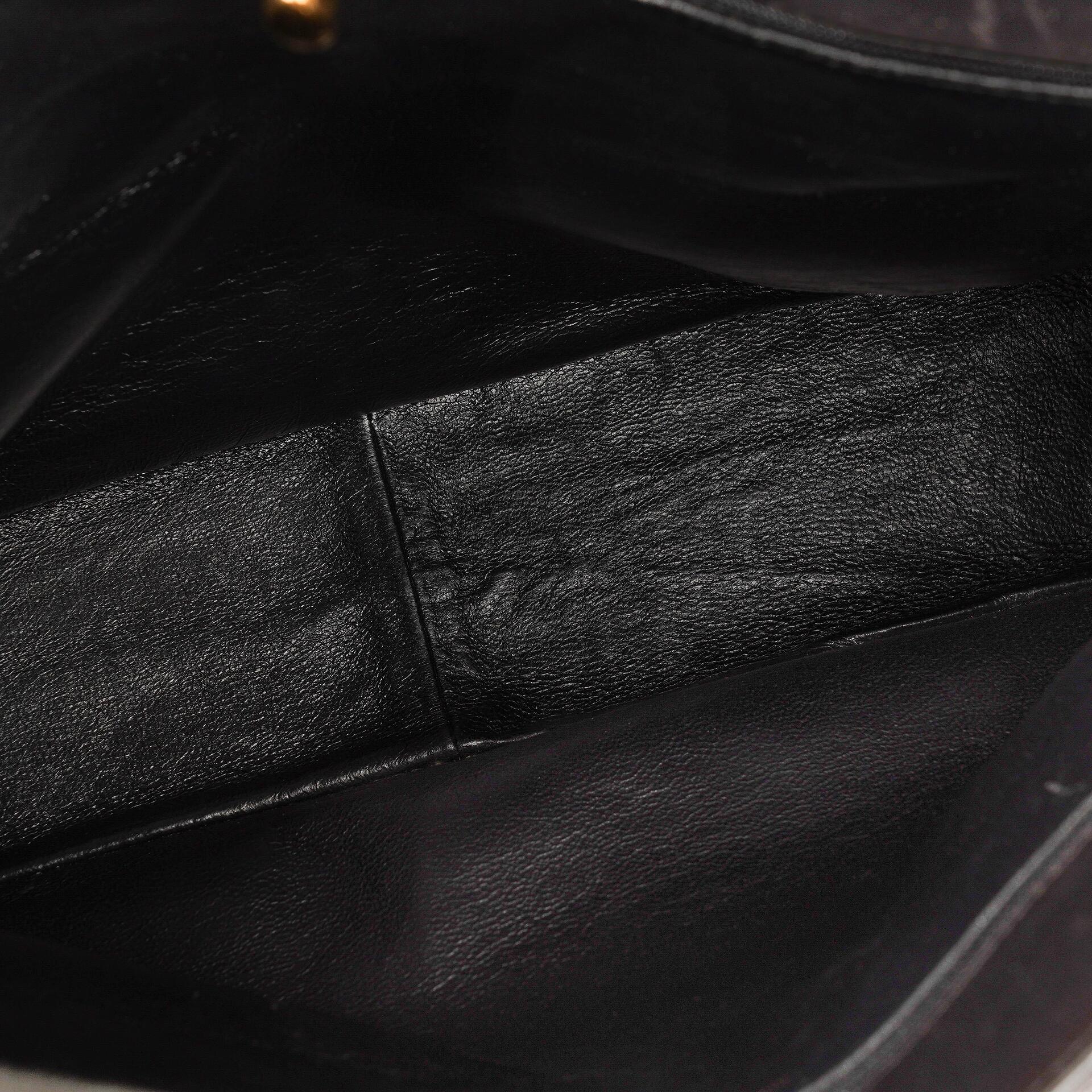 Chanel XL CC Logo Tote Tasche aus schwarzem gestepptem Leder
