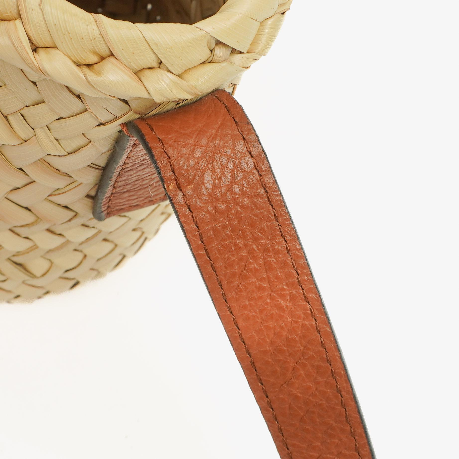 Chloé kleine Marcie Korbtasche aus braunem geflochtenem Raffia und Leder