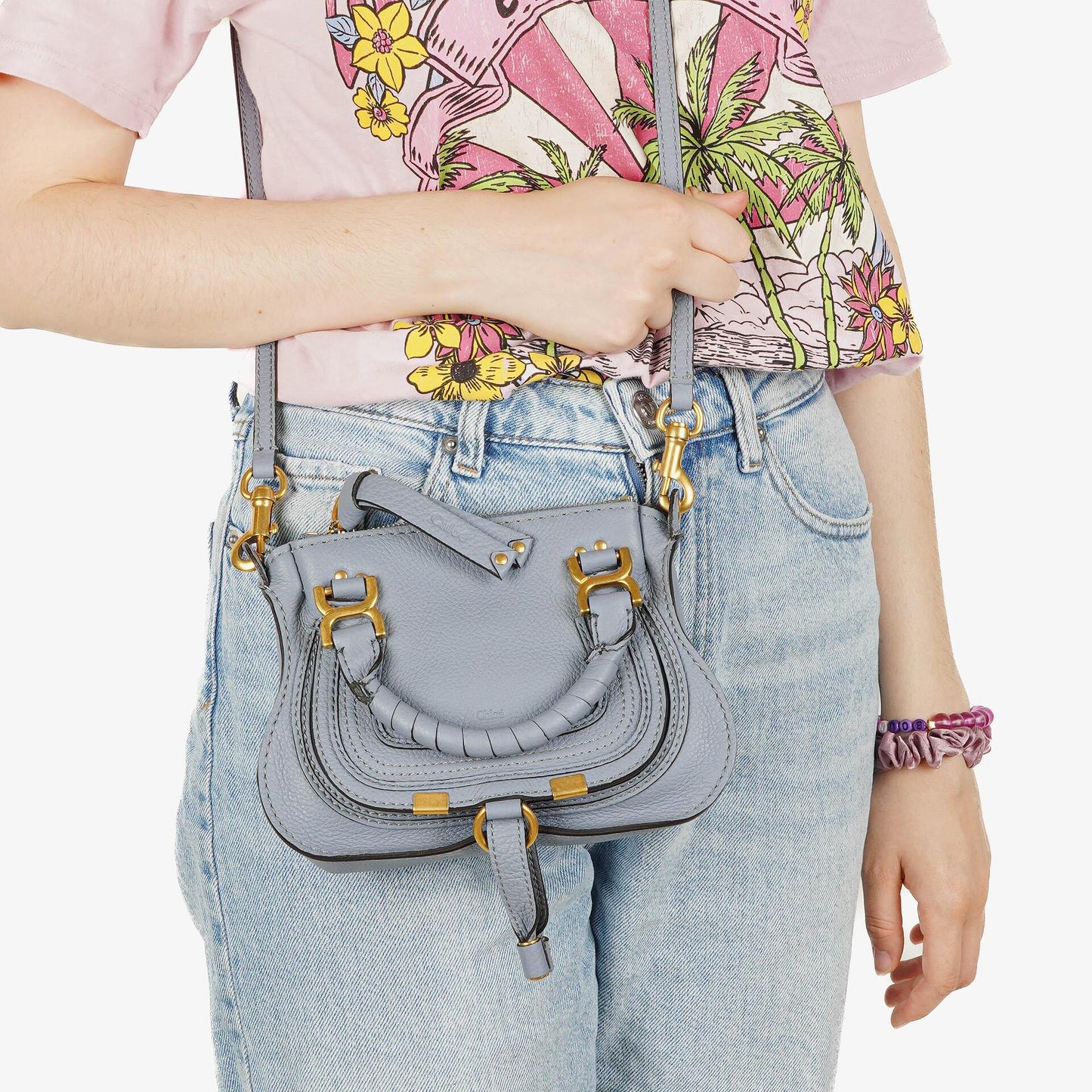 Chloé Marcie Mini Tasche aus genarbtem Leder in Ash Blue
