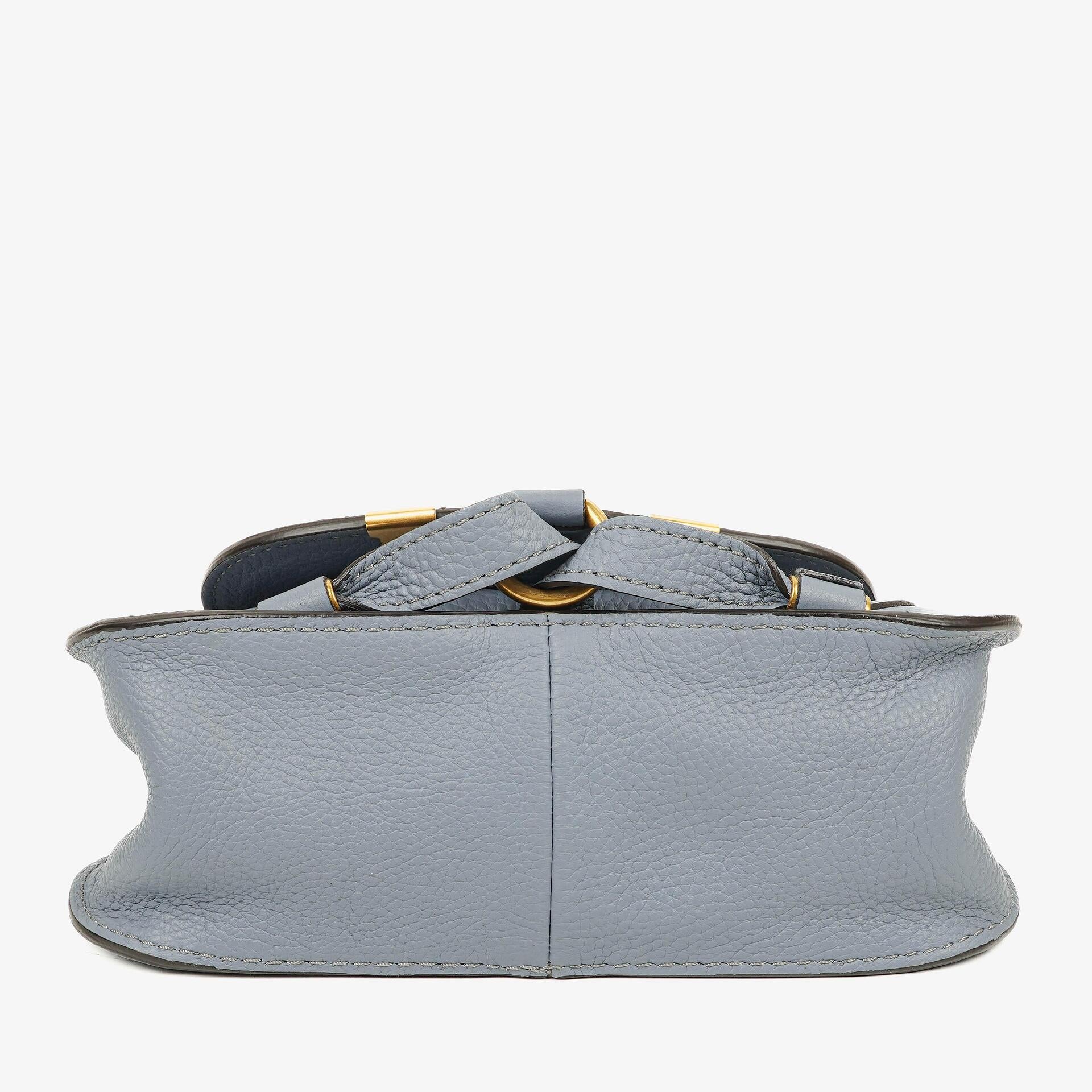 Chloé Marcie Mini Tasche aus genarbtem Leder in Ash Blue