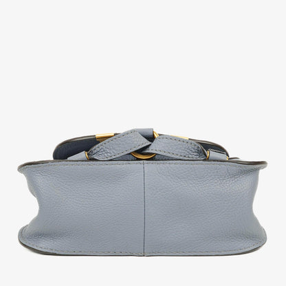 Chloé Marcie Mini Tasche aus genarbtem Leder in Ash Blue
