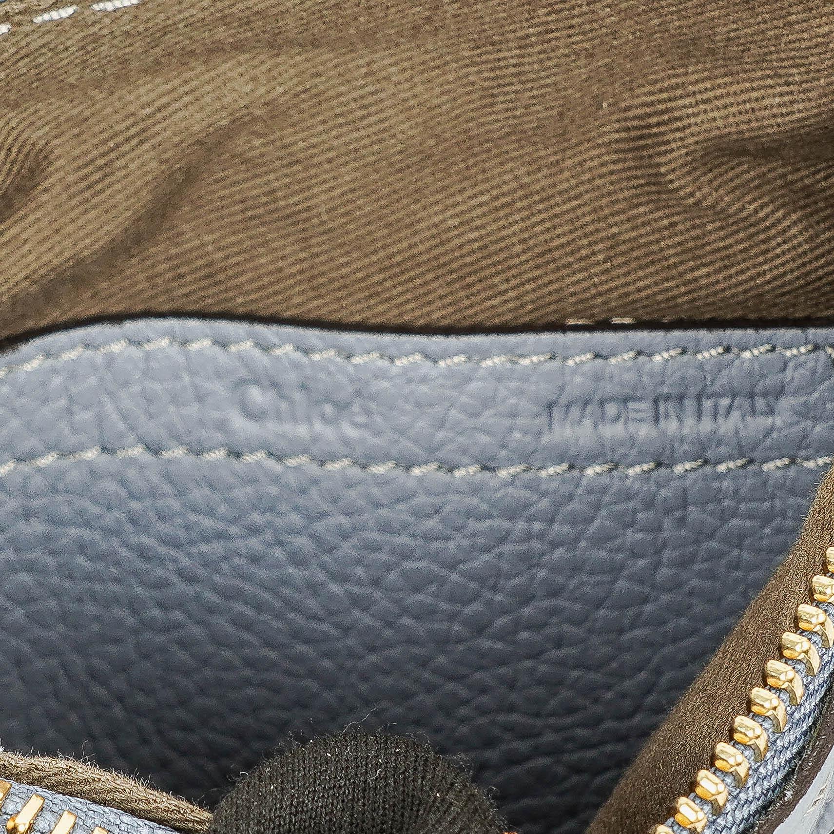 Chloé Marcie Mini Tasche aus genarbtem Leder in Ash Blue