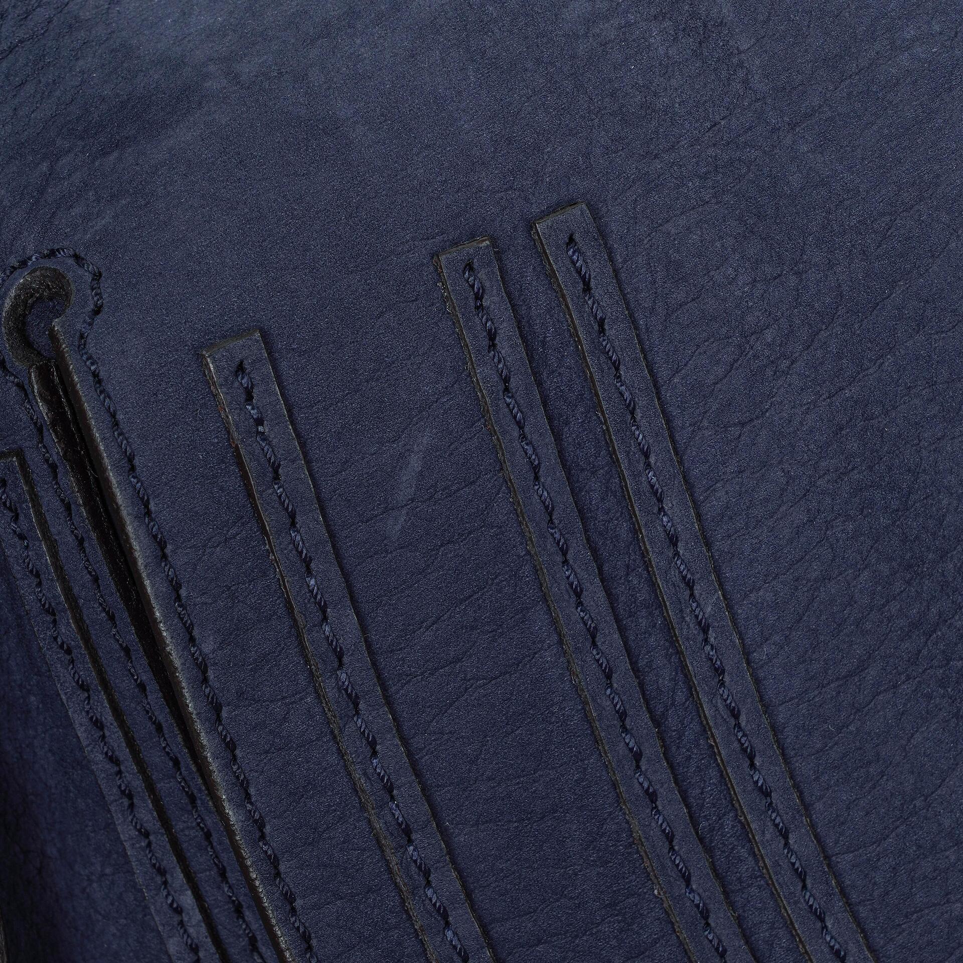 Chloe Marcie Schultertasche aus navyfarbenem Nubuk