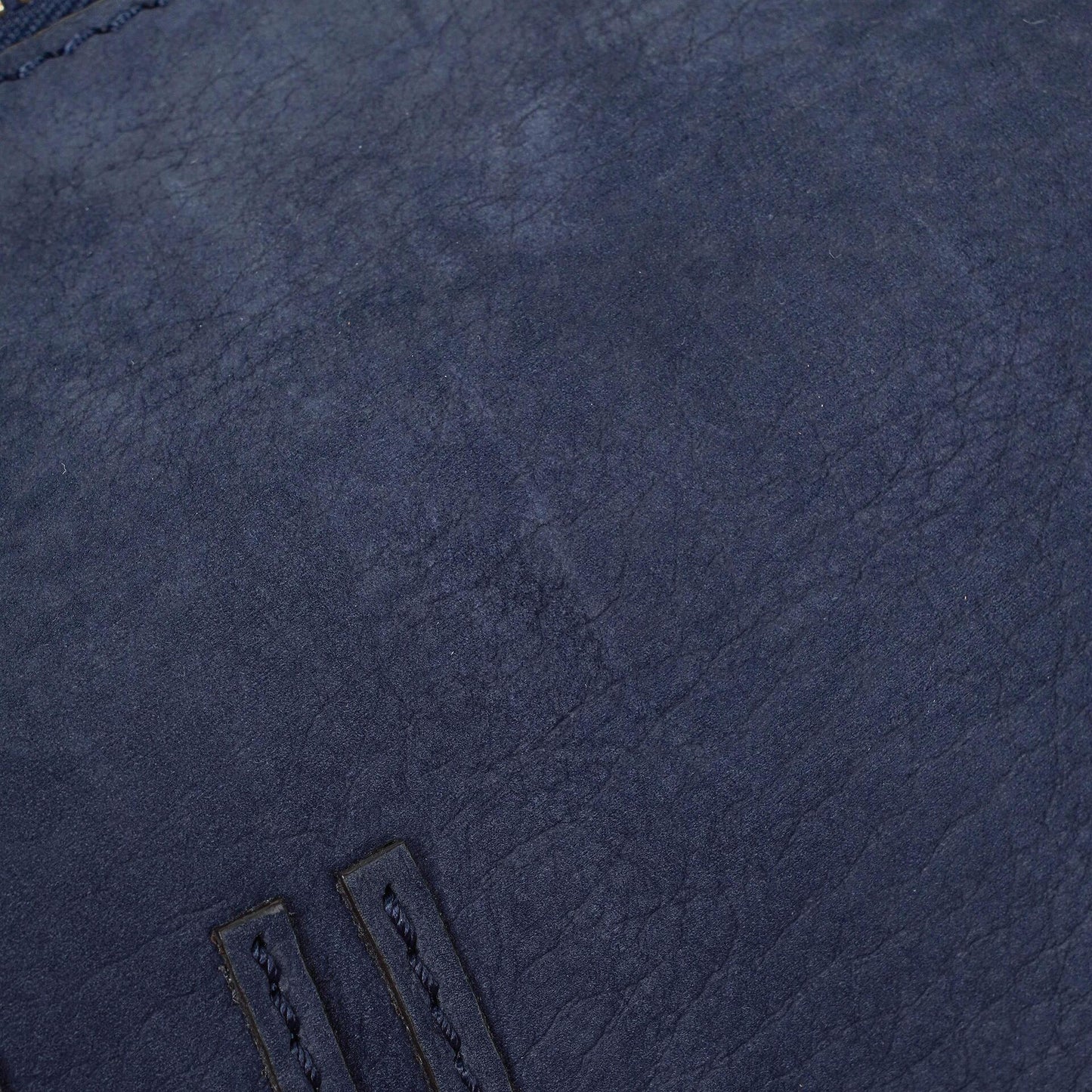 Chloe Marcie Schultertasche aus navyfarbenem Nubuk