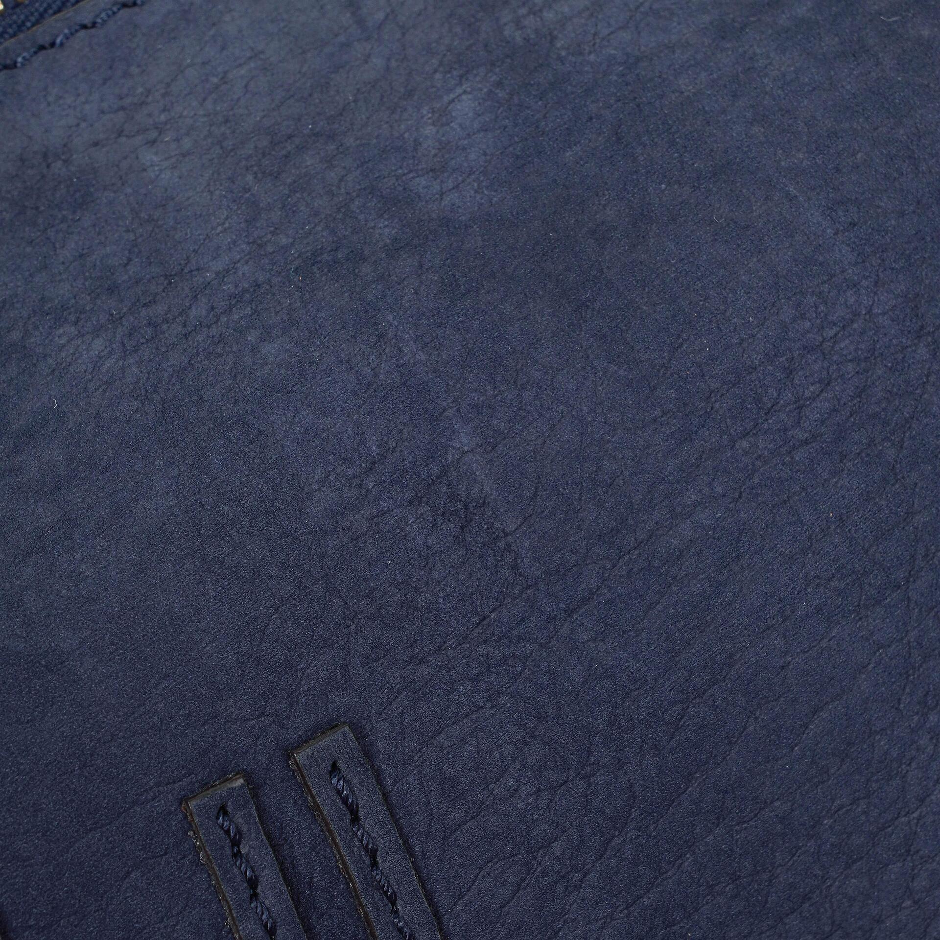 Chloe Marcie Schultertasche aus navyfarbenem Nubuk