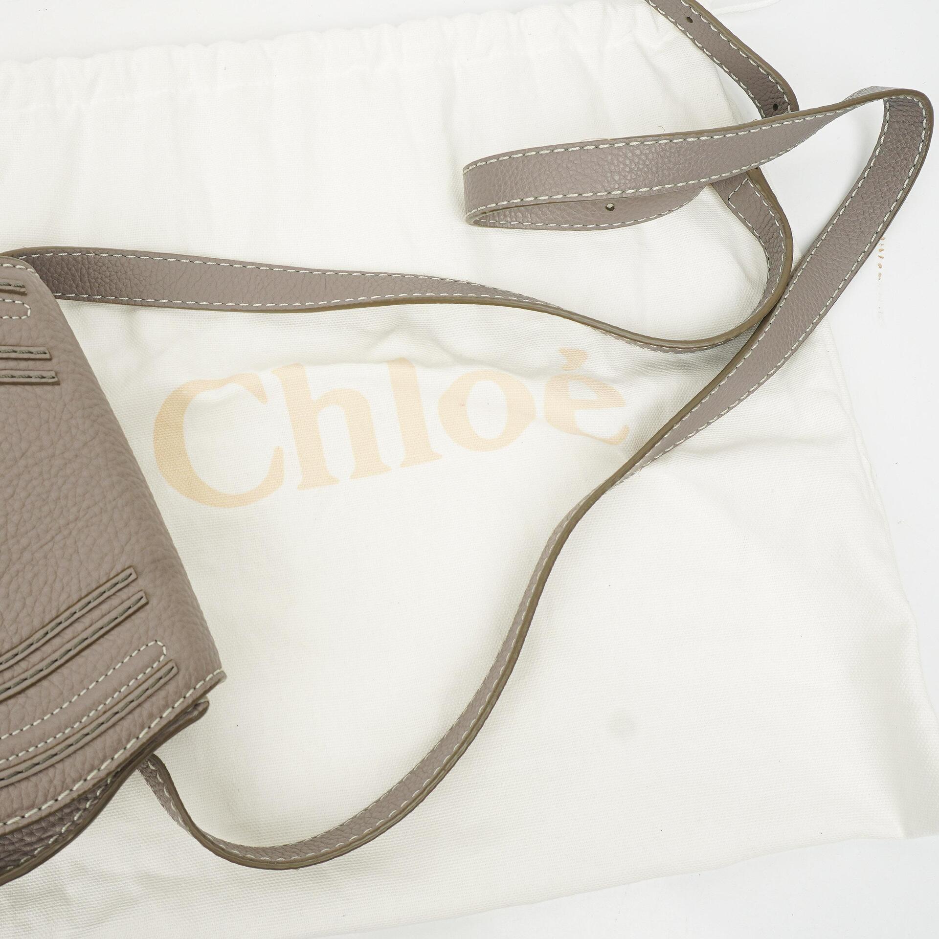 Chloe Marcie Neutrale Graue Leder-Satteltasche zum Umhängen