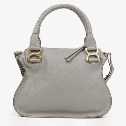 Chloe Marcie Small Tasche aus kaschmirgrauem genarbtem Leder