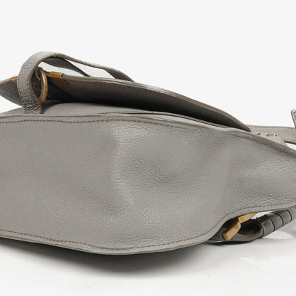 Chloe Marcie Small Tasche aus kaschmirgrauem genarbtem Leder