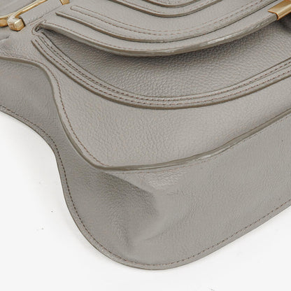 Chloe Marcie Small Tasche aus kaschmirgrauem genarbtem Leder