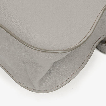 Chloe Marcie Small Tasche aus kaschmirgrauem genarbtem Leder
