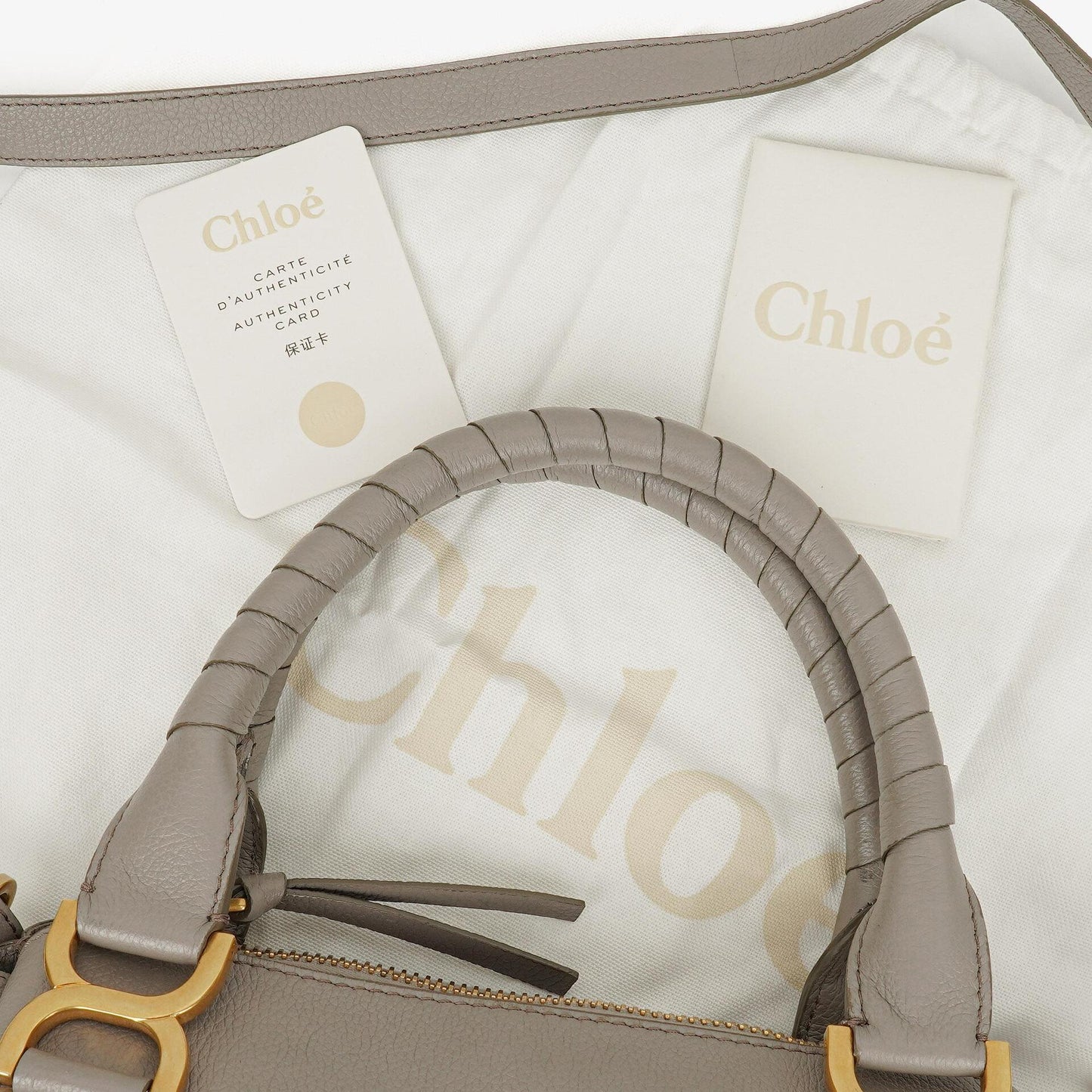 Chloe Marcie Small Tasche aus kaschmirgrauem genarbtem Leder
