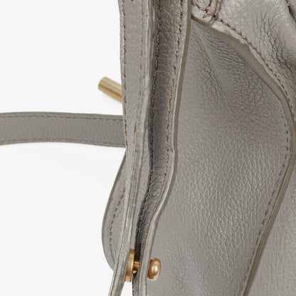 Chloe Marcie Small Tasche aus kaschmirgrauem genarbtem Leder