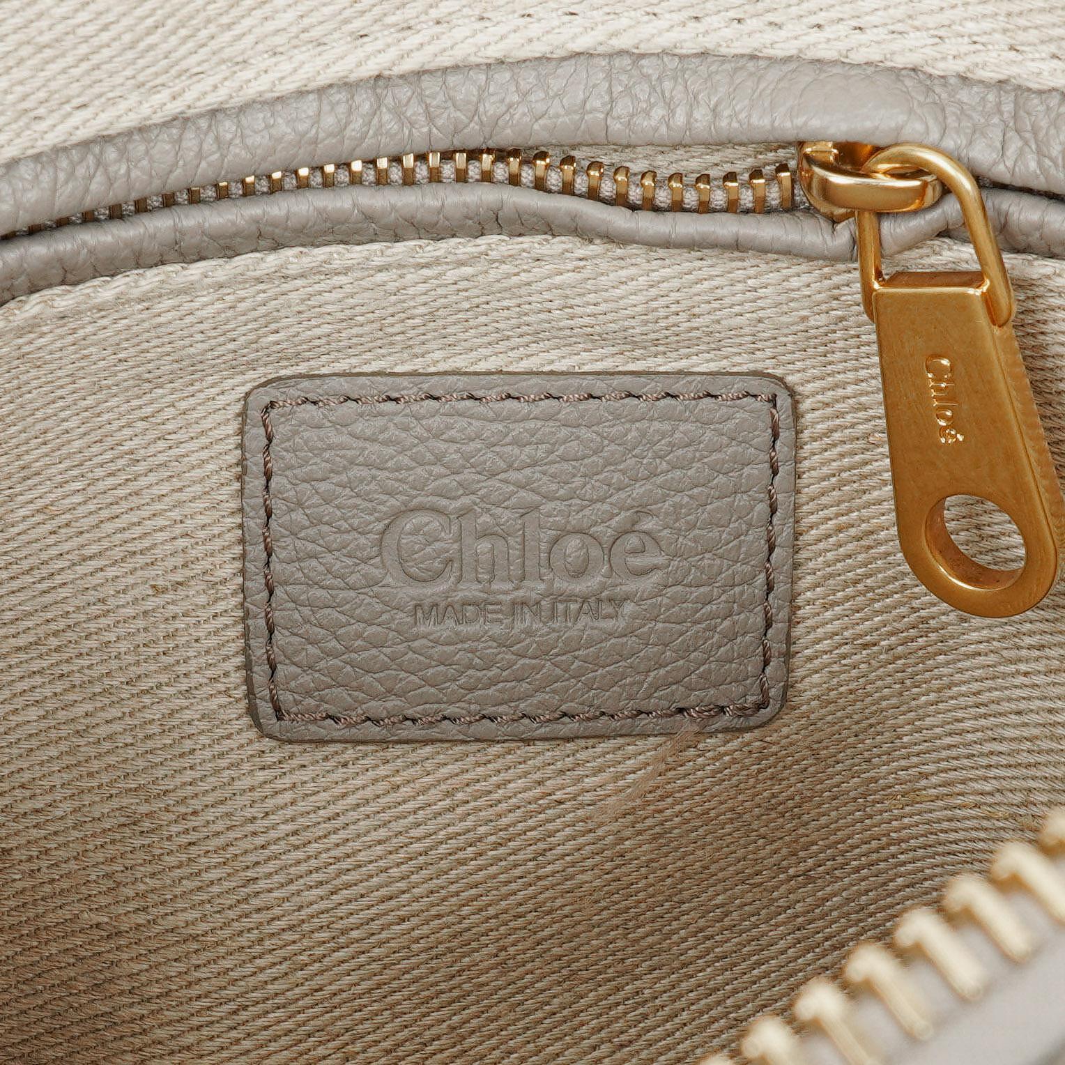 Chloe Marcie Small Tasche aus kaschmirgrauem genarbtem Leder
