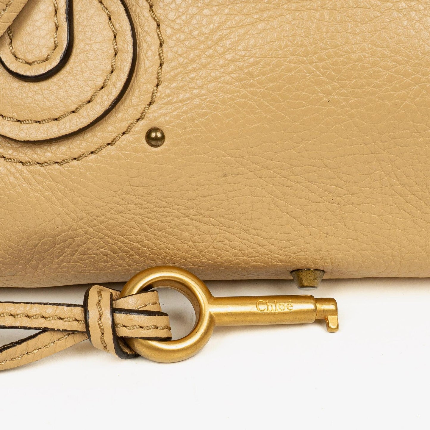 Chloe Paddington Kleine Satchel-Tasche aus beigem Kalbsleder
