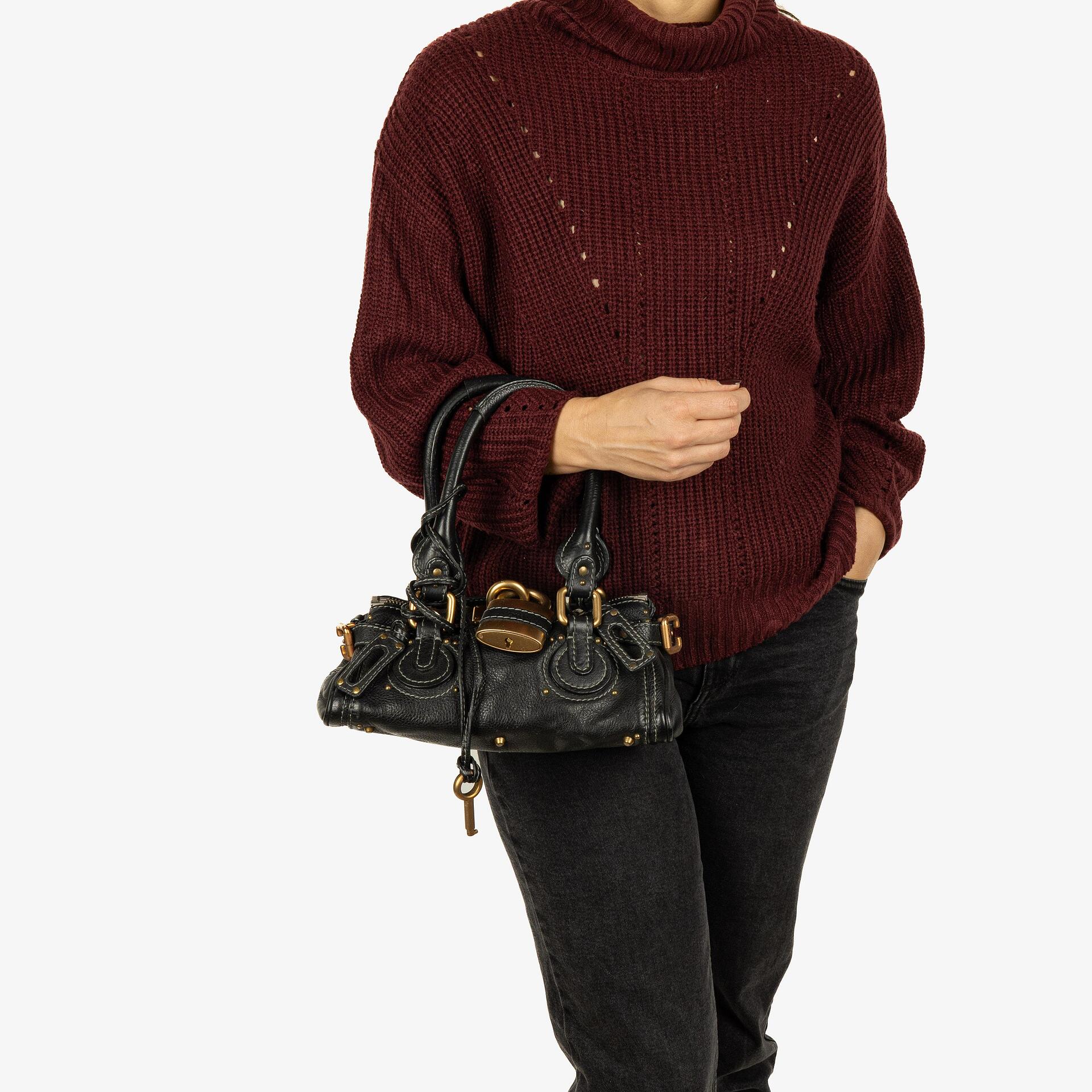 Chloe Paddington Kleine Satchel-Tasche aus schwarzem Kalbsleder