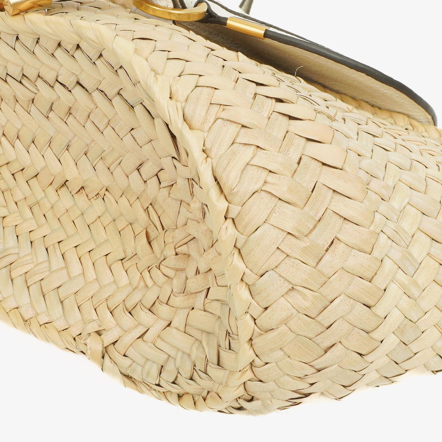 Chloe kleine Marcie Korbtasche aus geflochtenem Raffia und Leder in Weiß/Beige