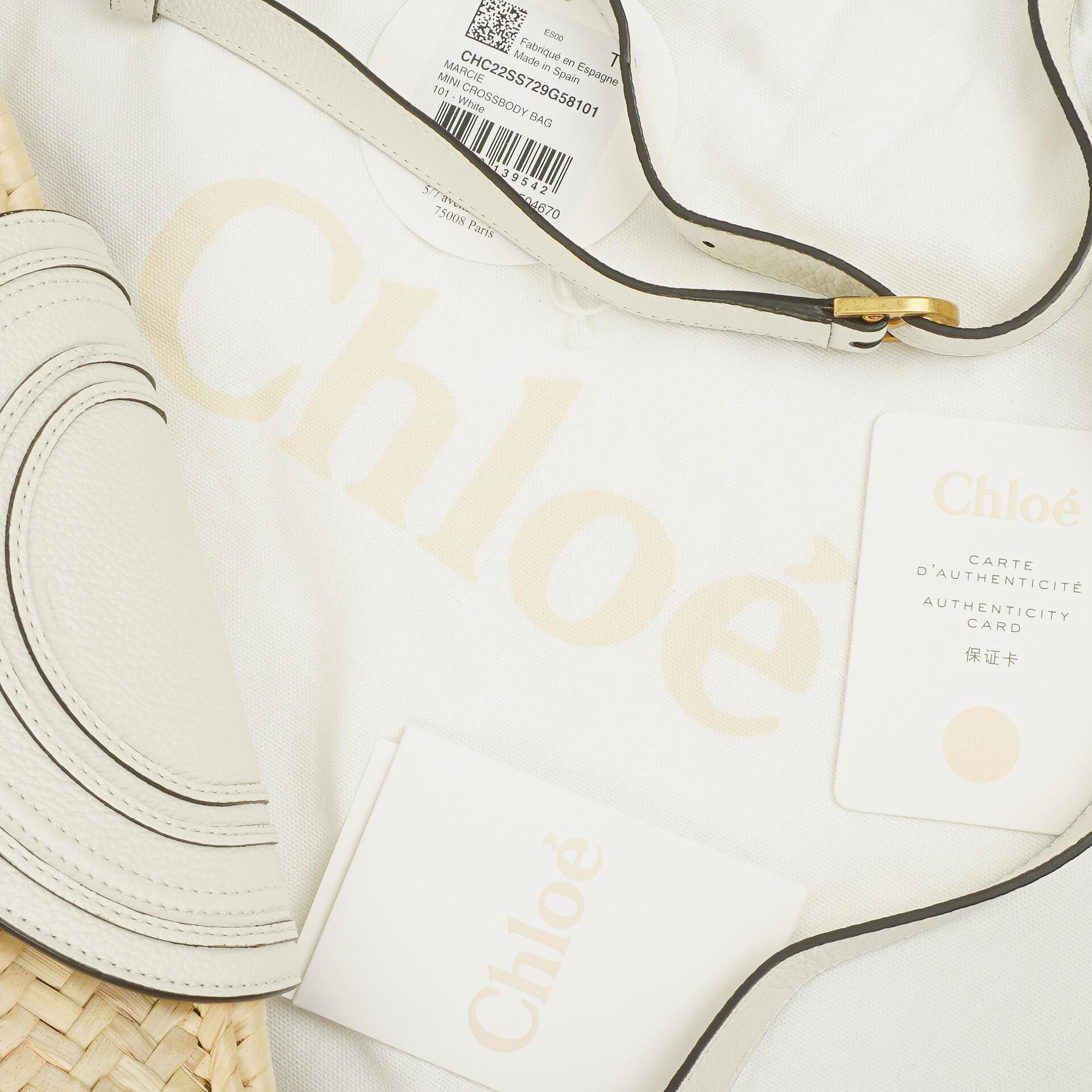 Chloe kleine Marcie Korbtasche aus geflochtenem Raffia und Leder in Weiß/Beige