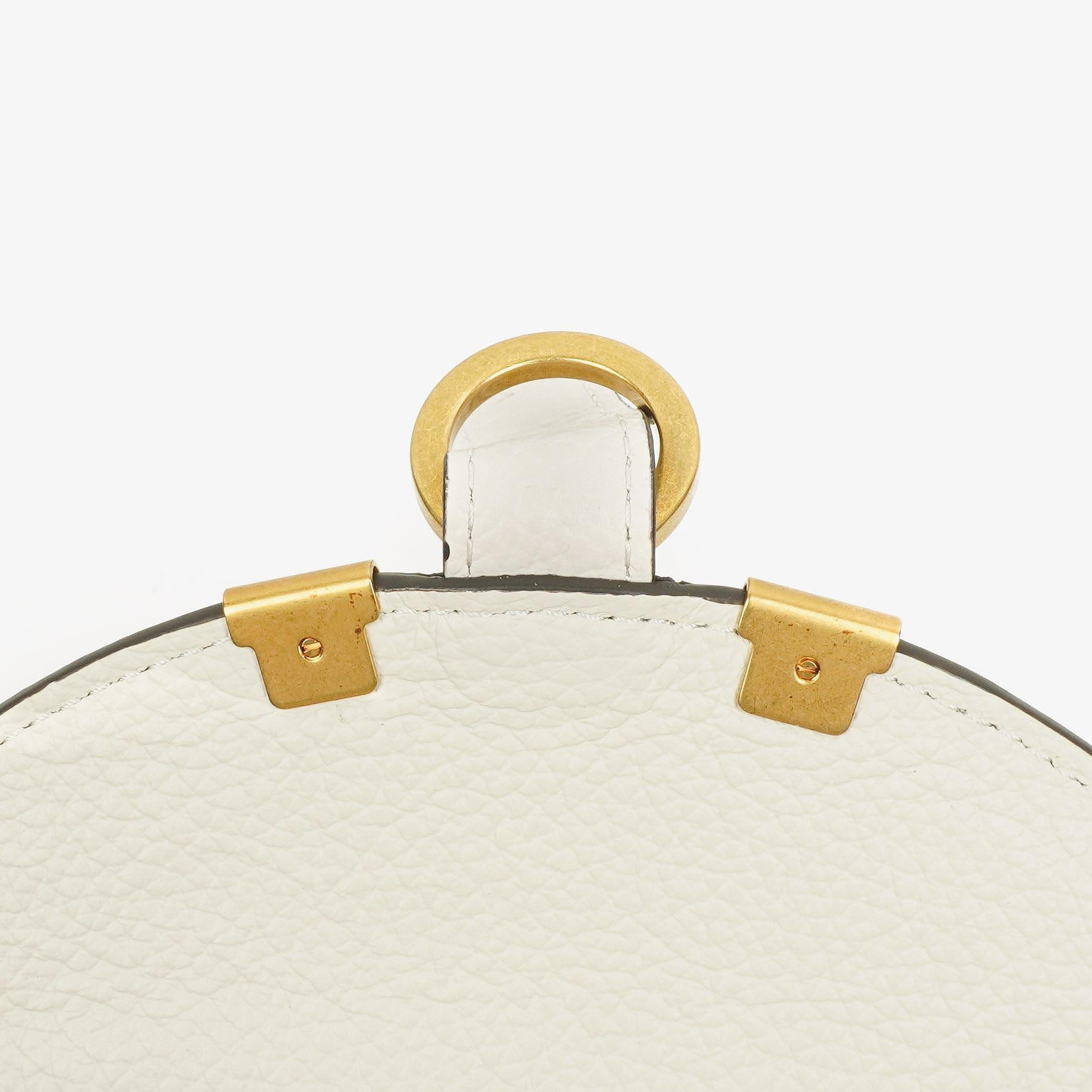 Chloe kleine Marcie Korbtasche aus geflochtenem Raffia und Leder in Weiß/Beige