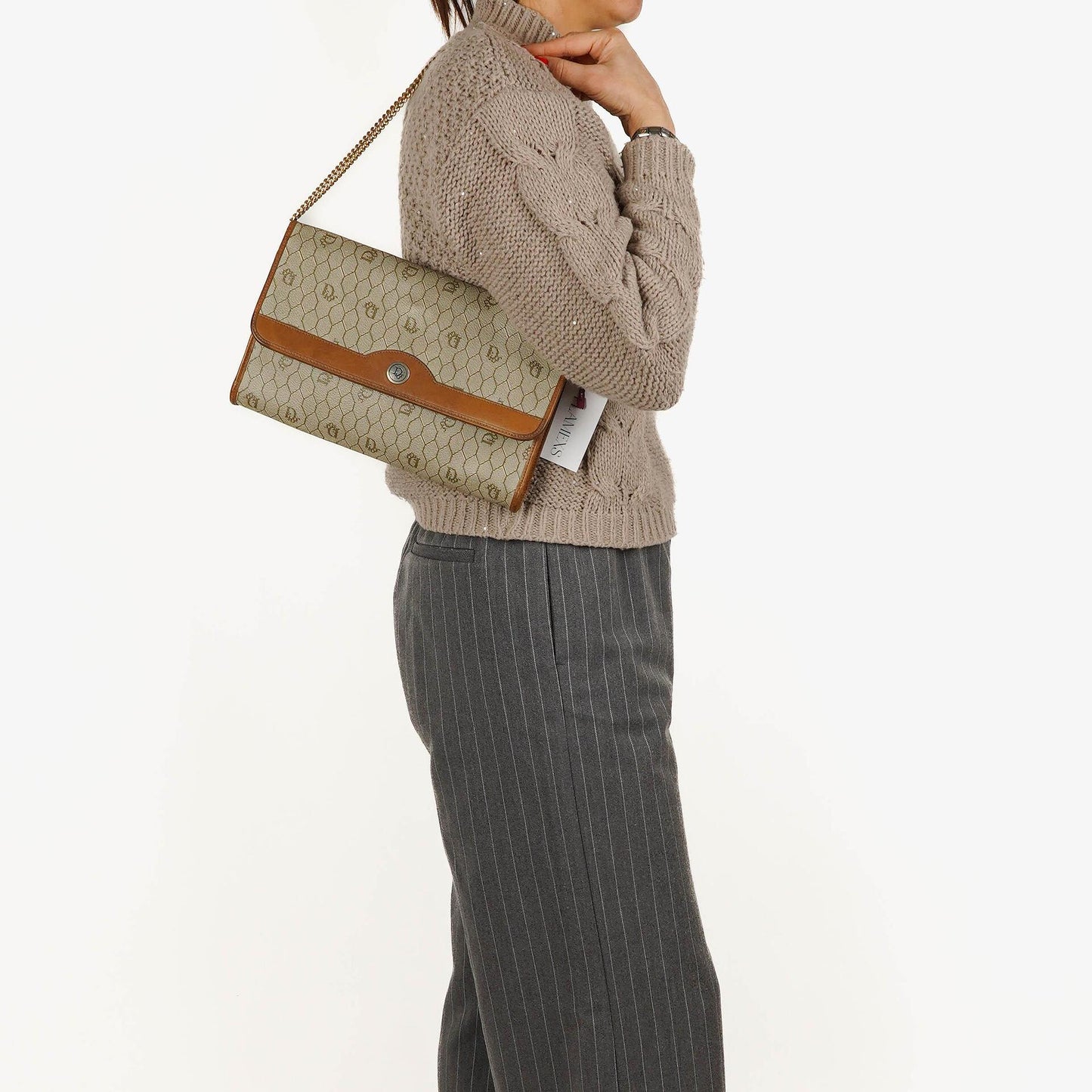 Christian Dior Ketten-Schultertasche mit Wabenmuster in Beige