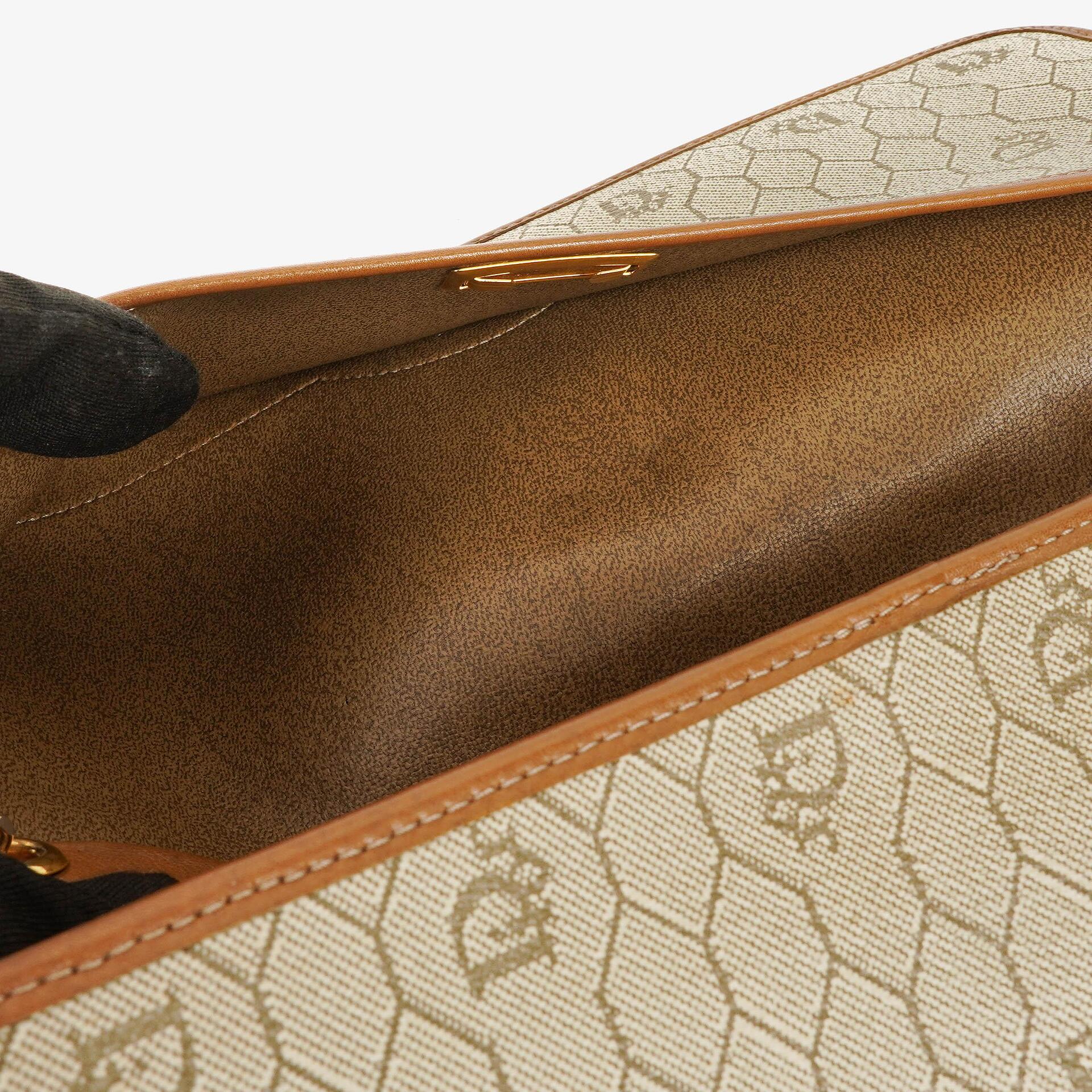 Christian Dior Ketten-Schultertasche mit Wabenmuster in Beige