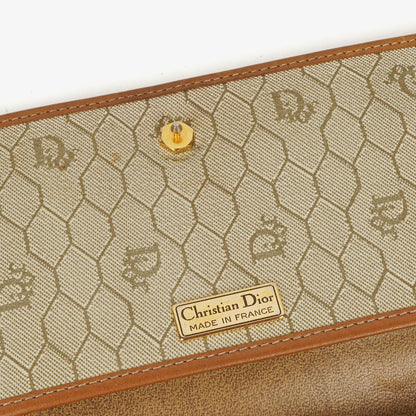 Christian Dior Ketten-Schultertasche mit Wabenmuster in Beige