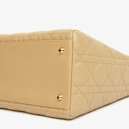 Christian Dior Lady Dior Tasche aus beigem Cannage-Steppleder