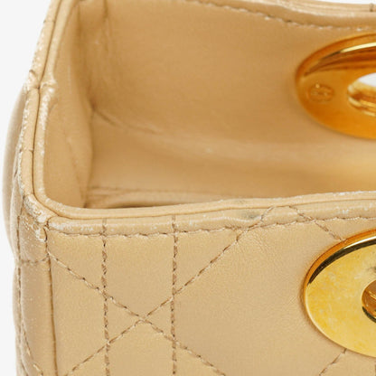 Christian Dior Lady Dior Tasche aus beigem Cannage-Steppleder