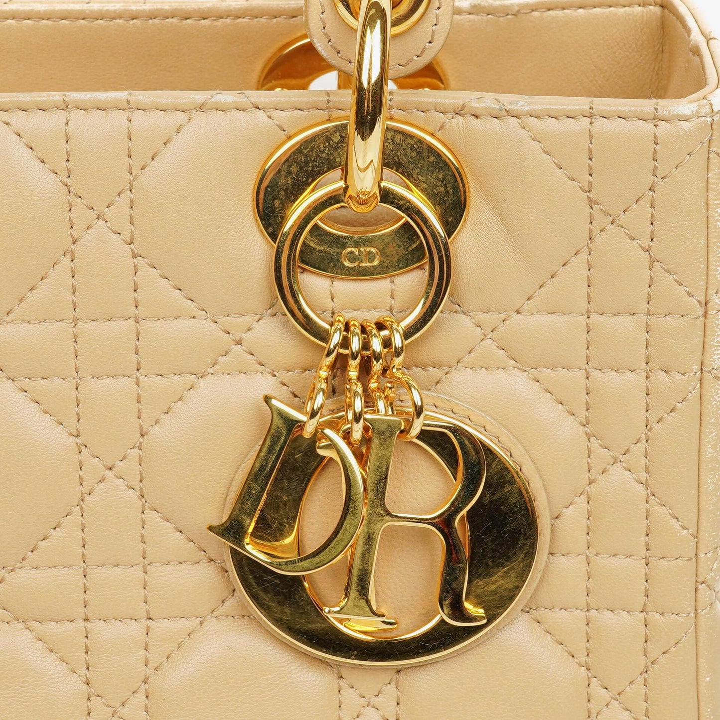 Christian Dior Lady Dior Tasche aus beigem Cannage-Steppleder