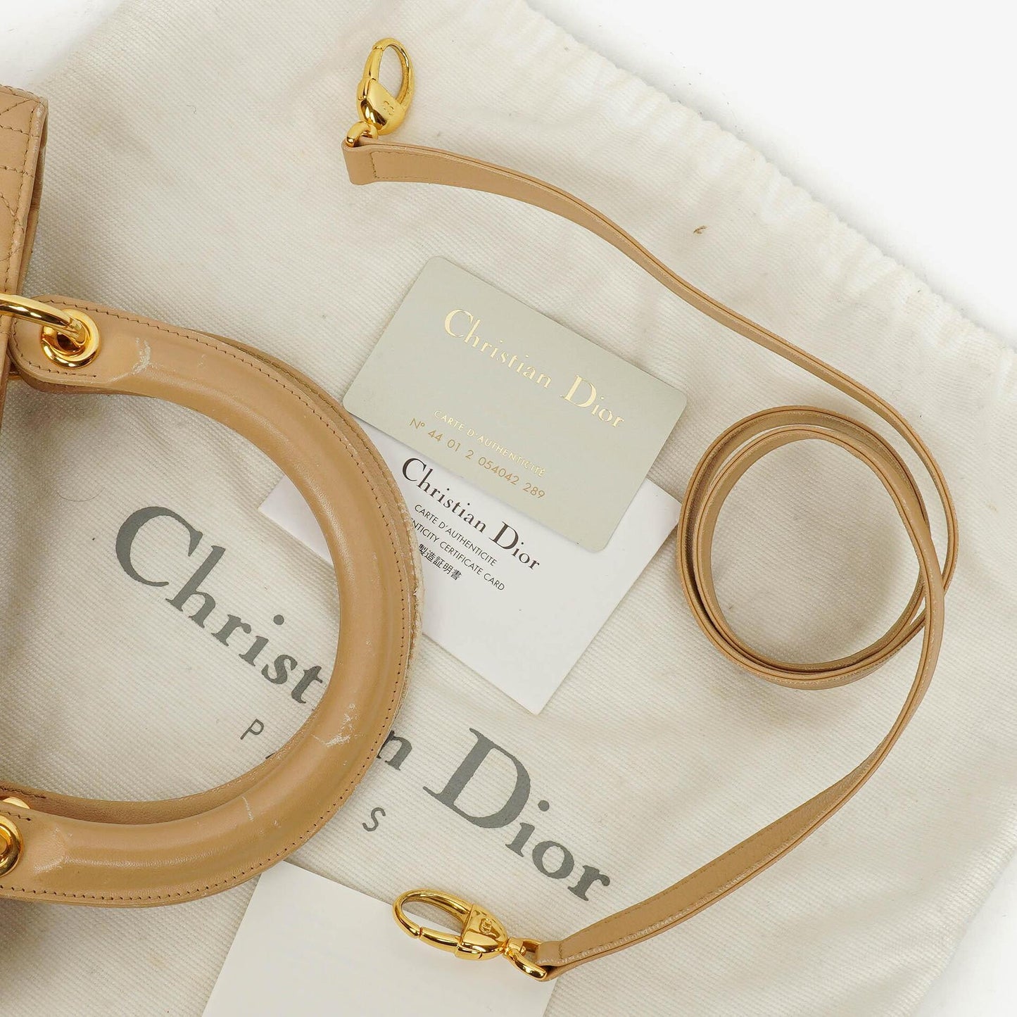 Christian Dior Lady Dior Tasche aus beigem Cannage-Steppleder