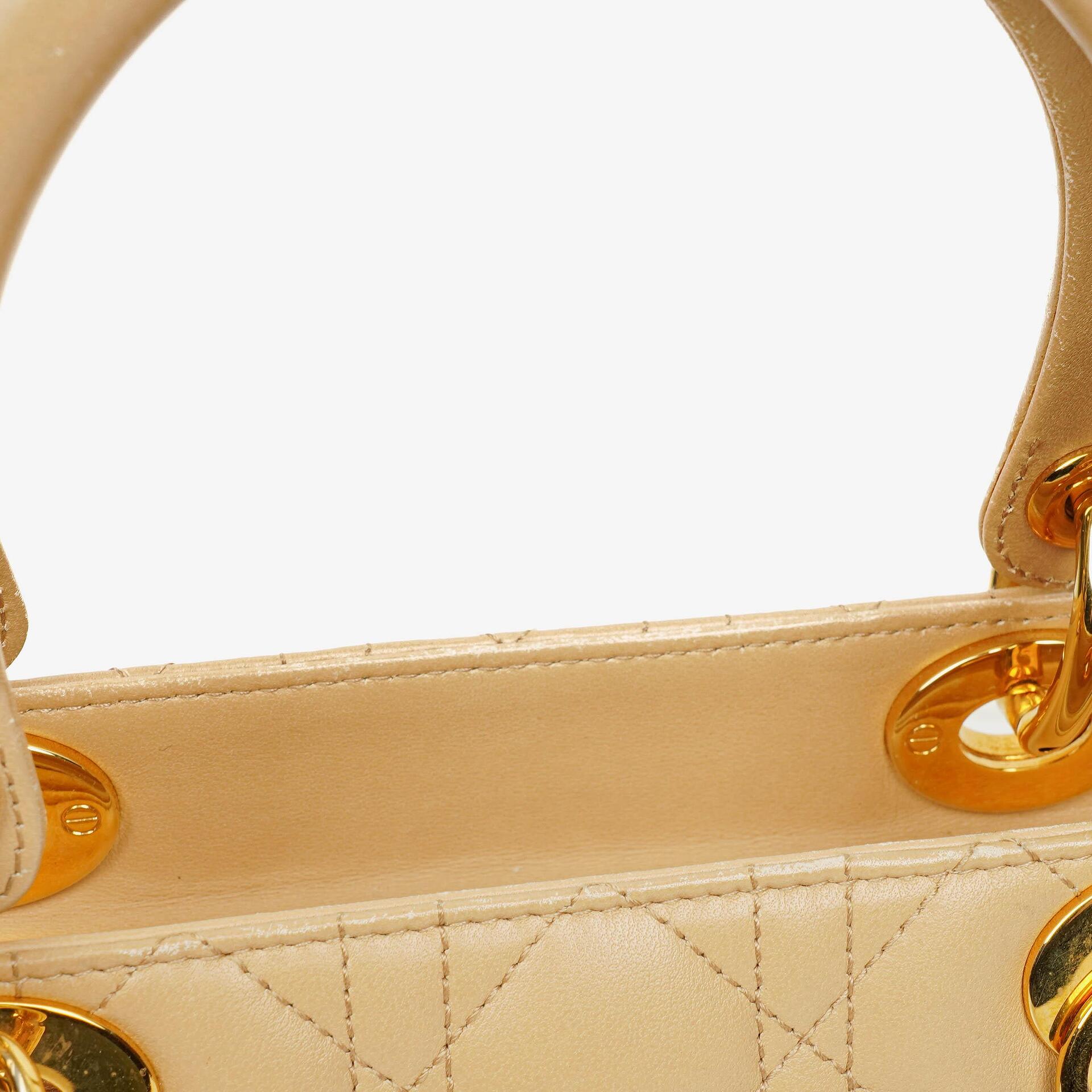 Christian Dior Lady Dior Tasche aus beigem Cannage-Steppleder