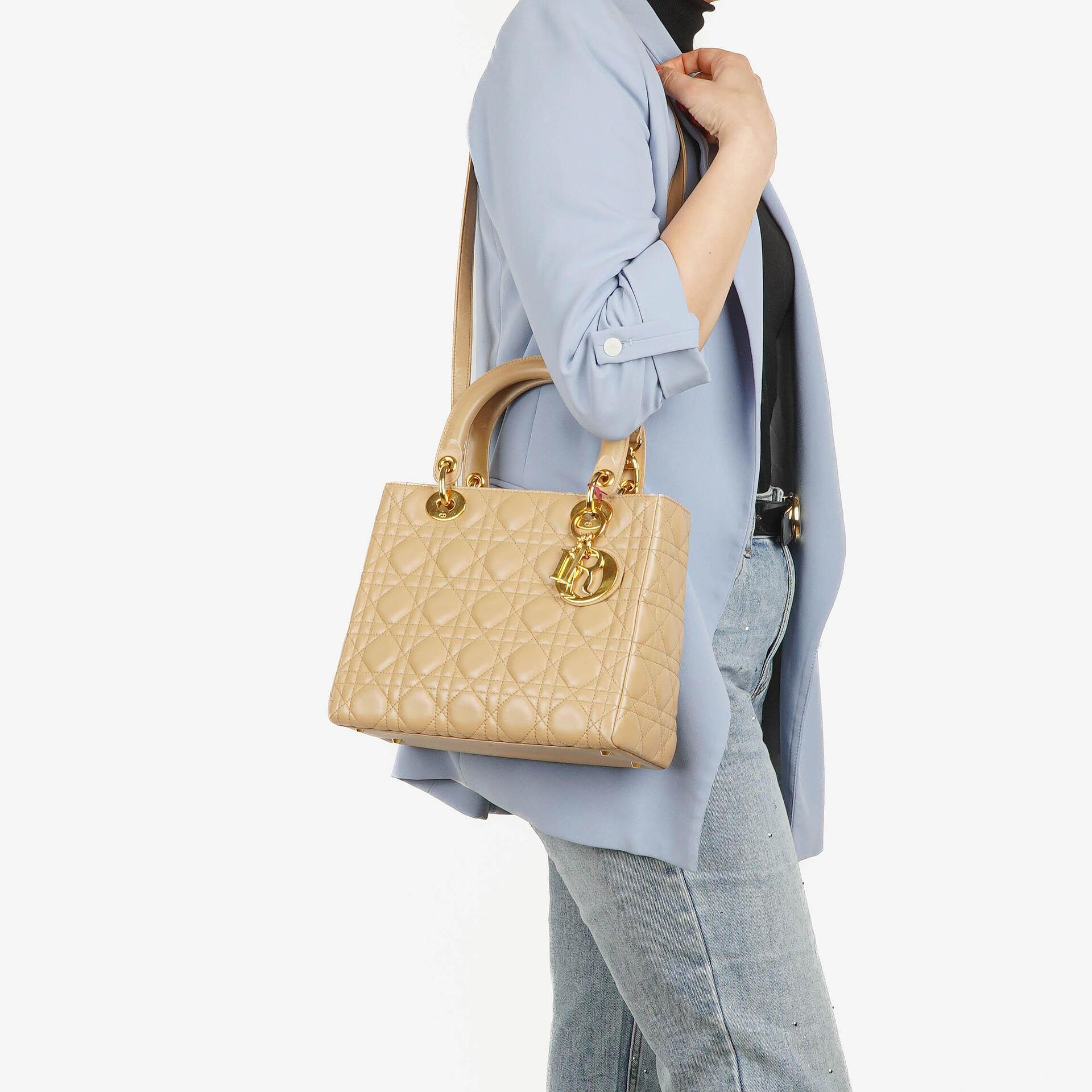 Christian Dior Lady Dior Tasche aus beigem Cannage-Steppleder