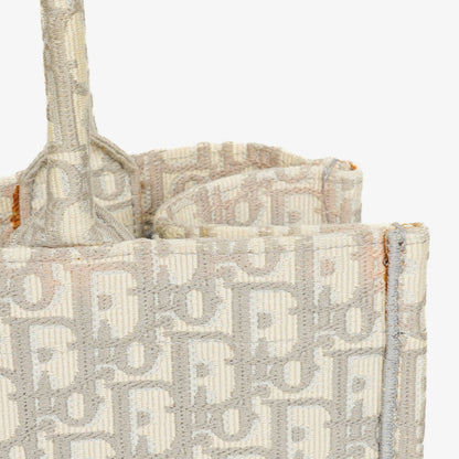 Christian Dior Book Tote Medium mit Oblique-Stickerei in Ecru und Grau