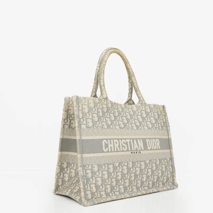Christian Dior Book Tote Medium mit Oblique Stickerei in Ecru und Grau