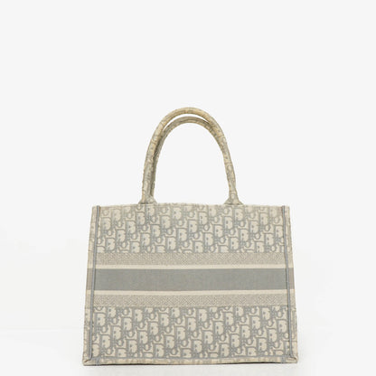 Christian Dior Book Tote Medium mit Oblique Stickerei in Ecru und Grau