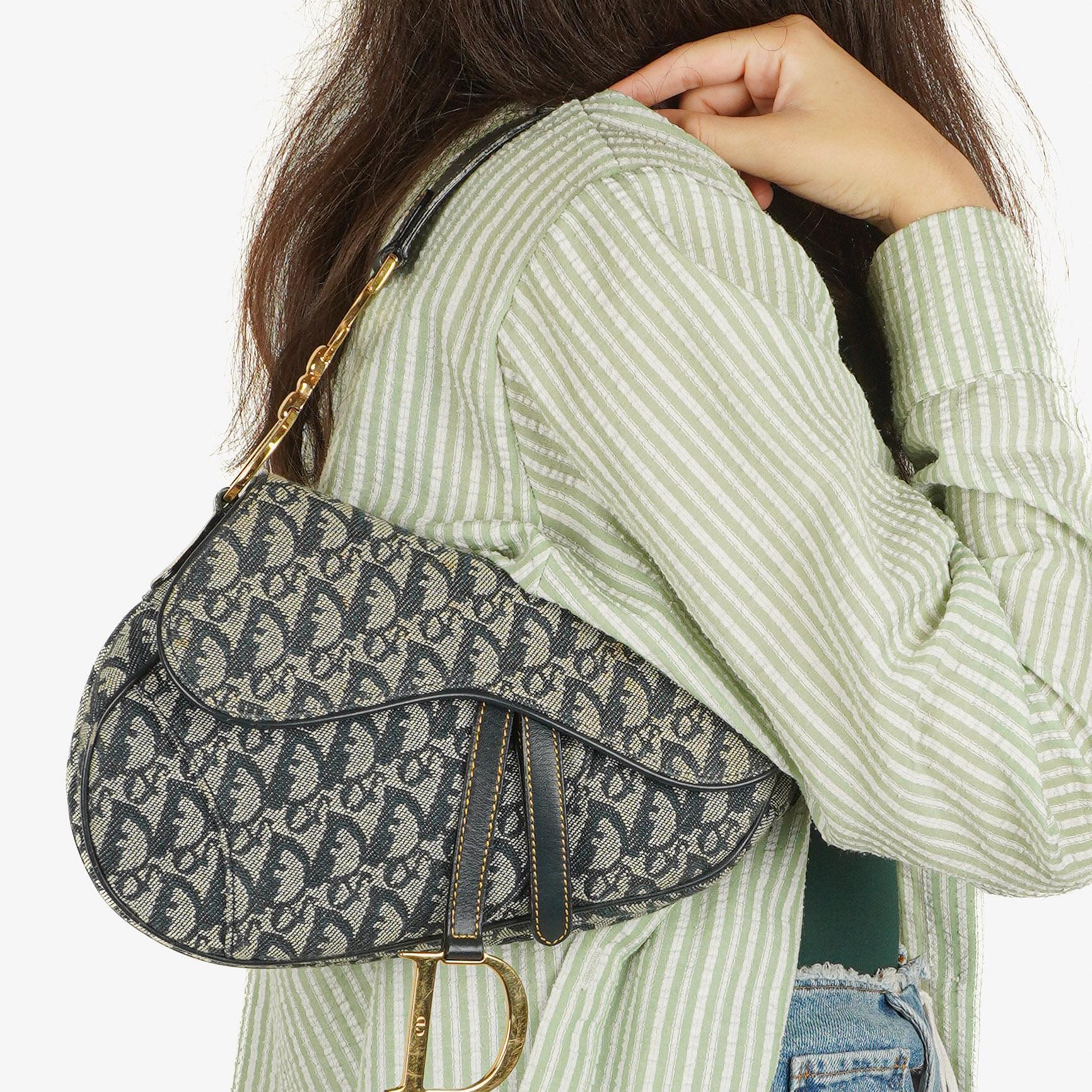 Christian Dior Saddle Tasche in mittlerer Größe